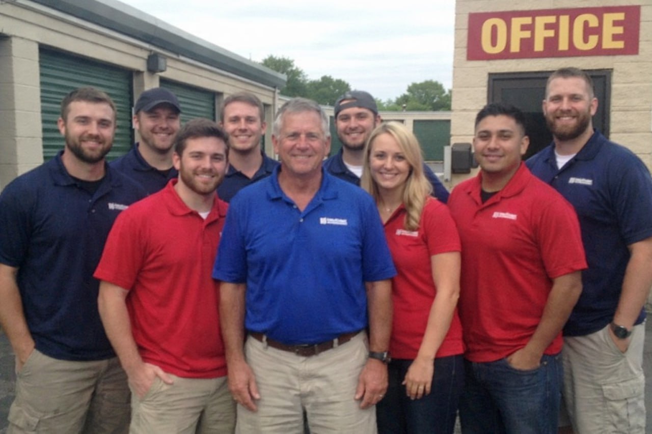 Water damage restoration professionals in Fountainebleau, FL